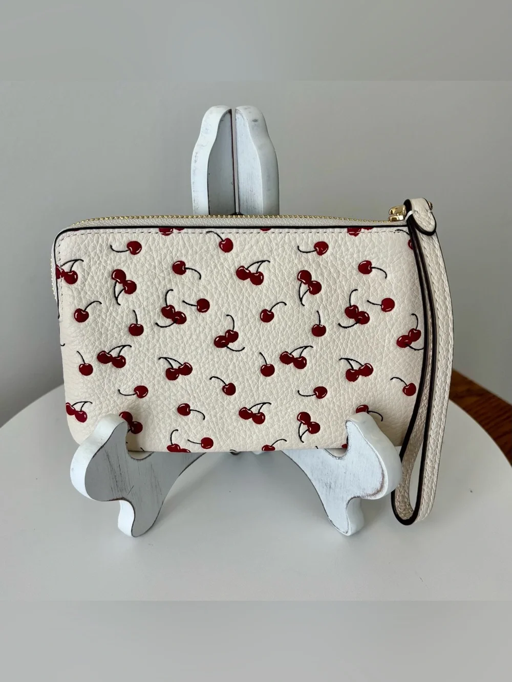 Coach NWT Cherry Wristlet Pebble Leather Zipper Closure Chalk White